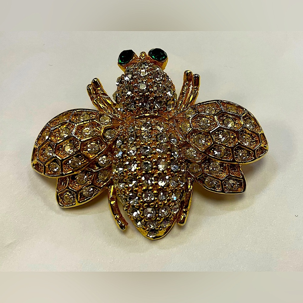 Vintage Canadian Bee Brooch with green eyes - 1” squared